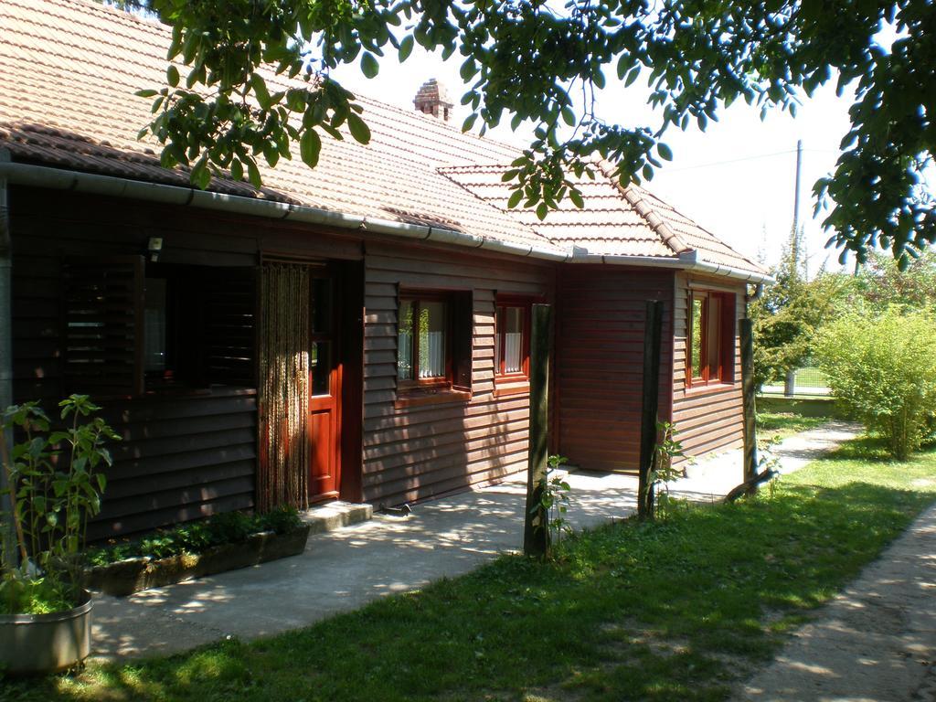 Holiday Home Melinda Cegledpuszta Exterior photo